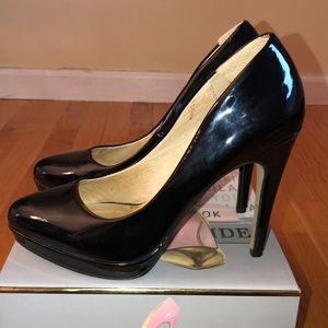 Aldo Closed-Toe Patent Leather Black Pumps- Sz 8